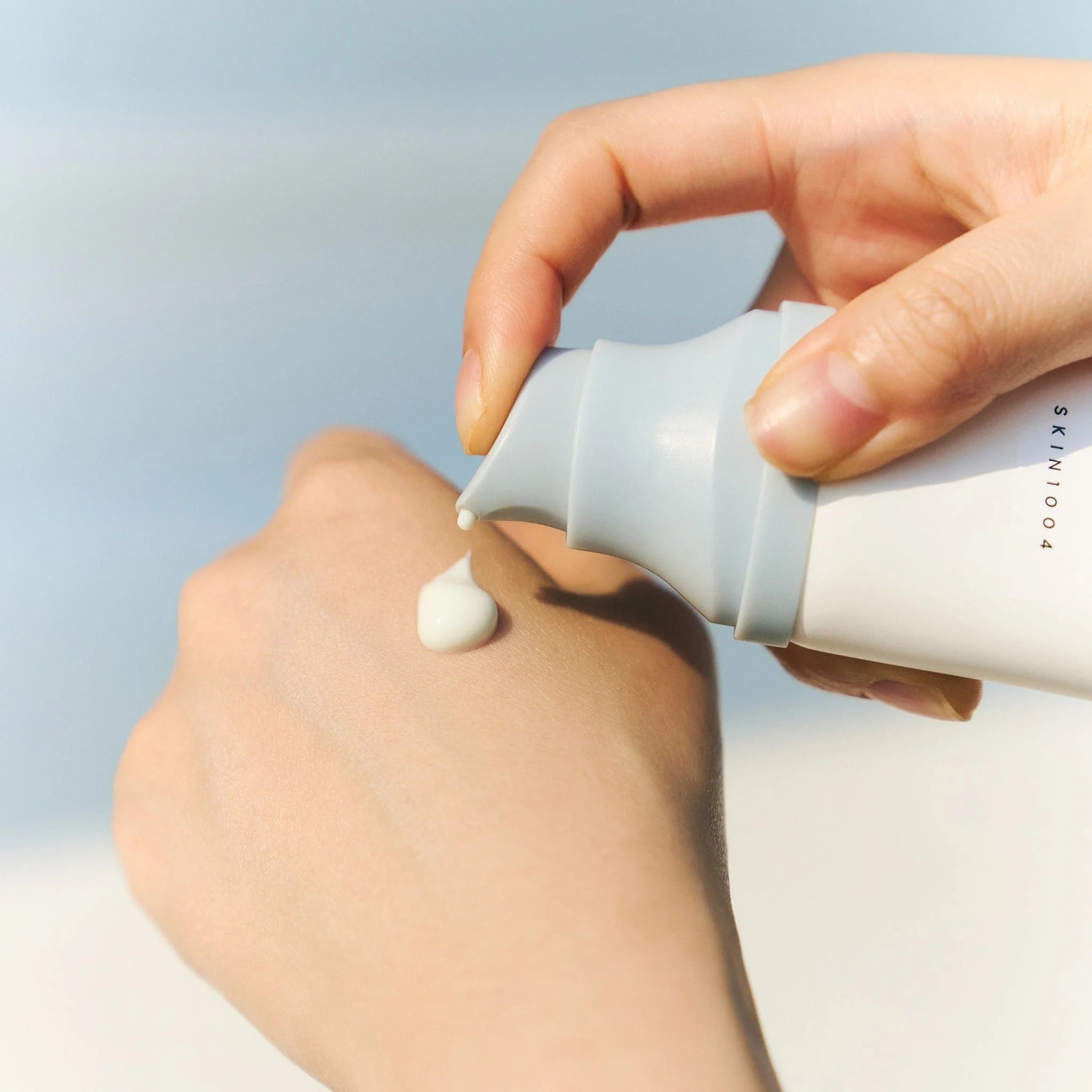 Madagascar Centella Hyalu-Cica Water-Fit Sun Serum x2 (protector solar) - Koelleza Store